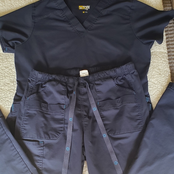 WonderWink Other - WonderWink Navy Scrub Set Size M